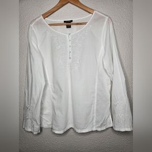 Eddie Bauer White Embroidered Women's Top  Size Large 100% Cotton